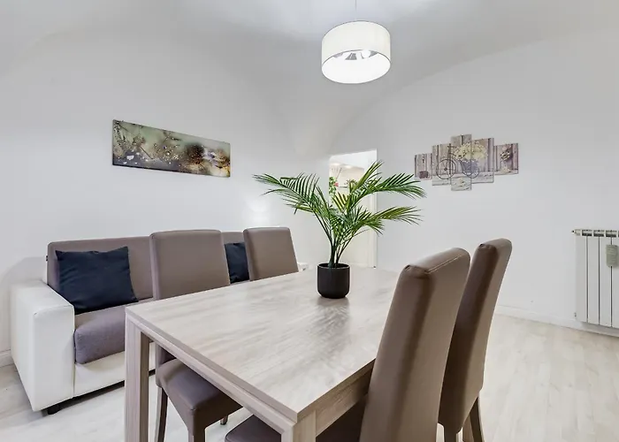 Vivilo Collection - Brescia - 2bd 2 Baths *