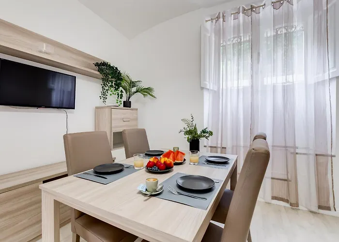 Vivilo Collection - Brescia - 2bd 2 Baths *